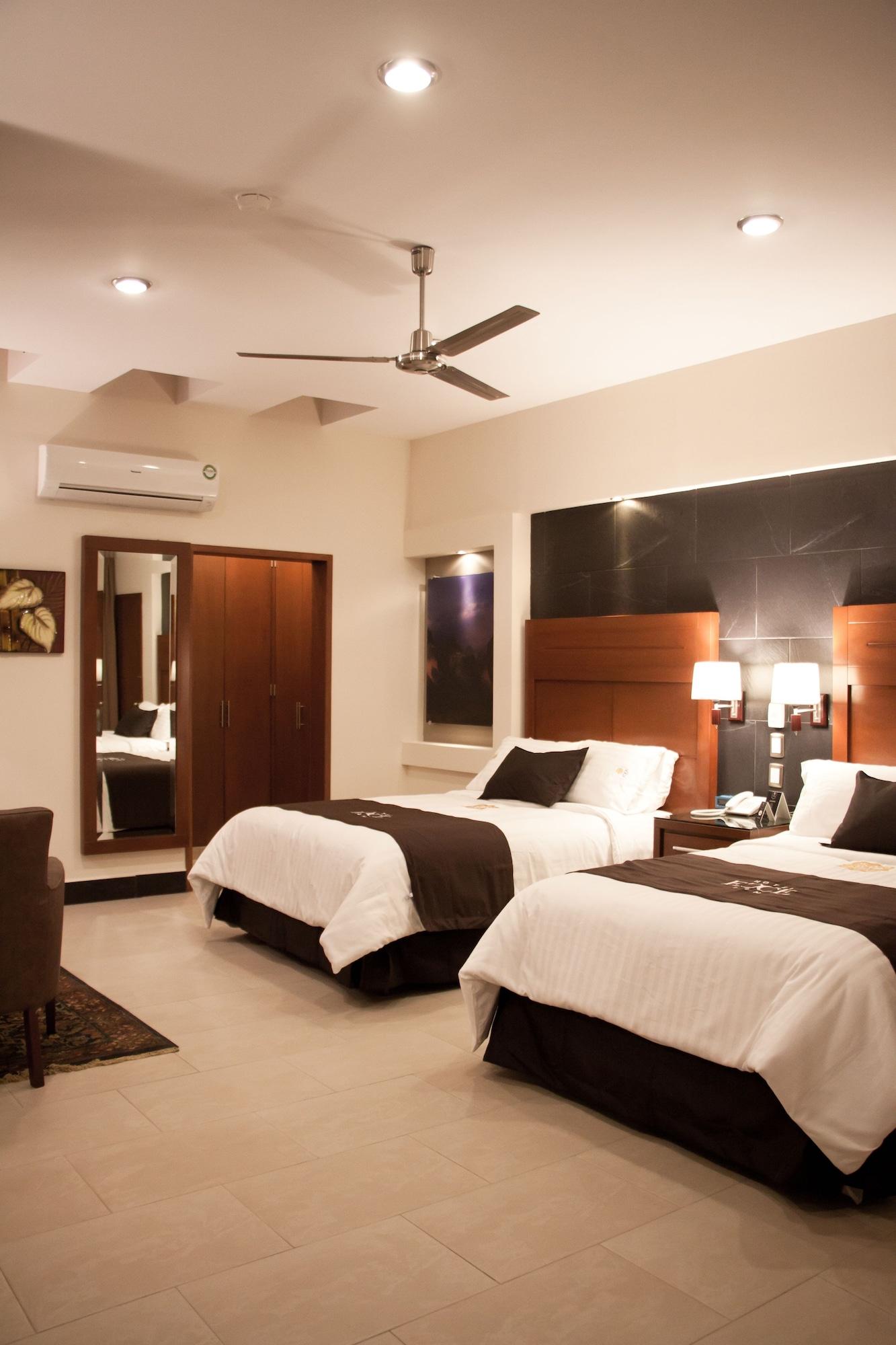 Hotel Ecce Inn & Spa Silao Exterior foto A room at the hotel